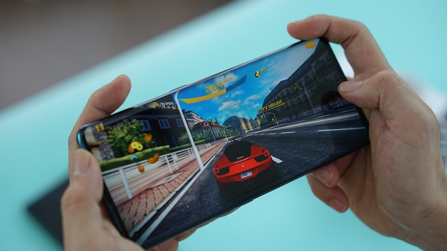 OPPO Find X2 được trang bị con chip Snapdragon 865 mạnh mẽ nhất hiện nay của hãng Qualcomm