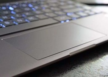 Touchpad là bộ phận quan trọng không thể thiếu trên máy tính laptop