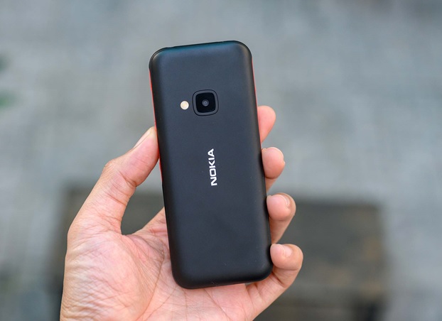 Camera sau của Nokia 5310 (2020) có độ phân giải VGA. Không quá xuất sắc nhưng sẽ hỗ trợ tốt khi cần sử dụng. Máy cũng được tích hợp đèn flash với chức năng như 1 chiếc đèn pin