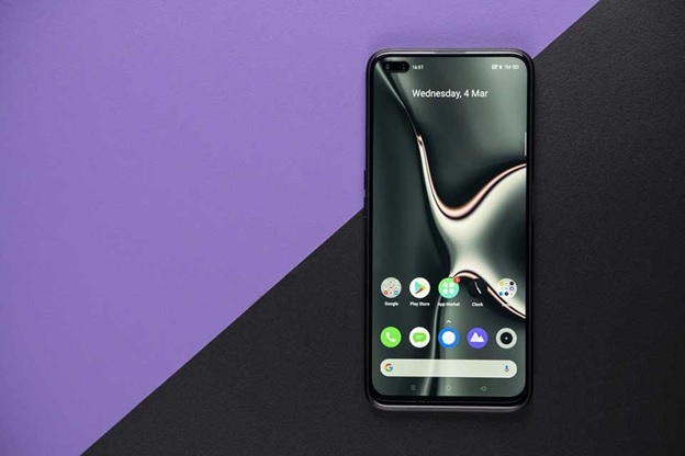Mặt trước của Realme 6 Pro