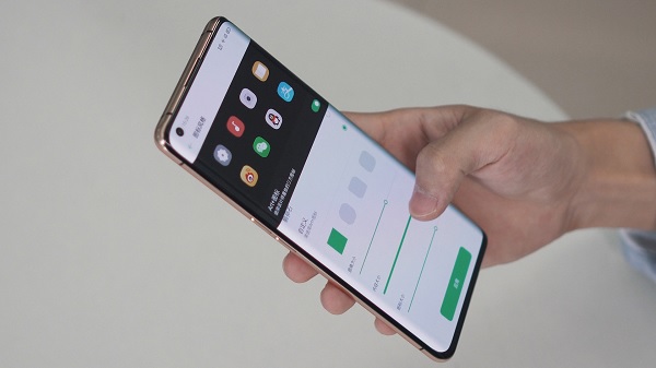 Find X2 Pro mang sức mạnh phần cứng đến từ vi xử lý Snapdragon 865, kết hợp với 12GB RAM LPDDR5 và bộ nhớ trong UFS 3.0 512GB