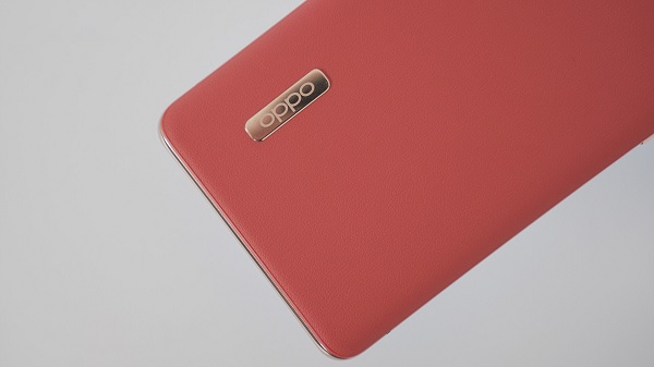 Máy có khả năng kháng nước và kháng bụi theo tiêu chuẩn IP65