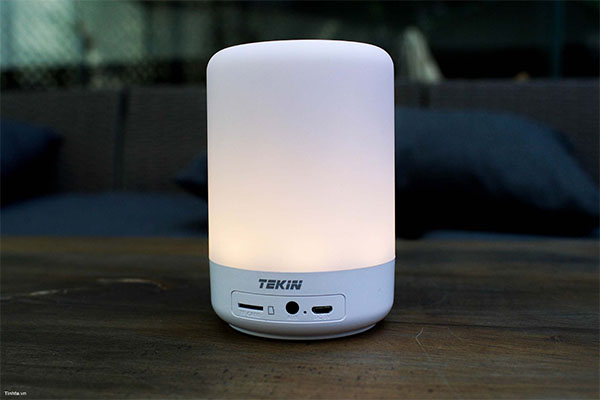 Bật chế độ ON trên loa Bluetooth để kích hoạt thiết bị