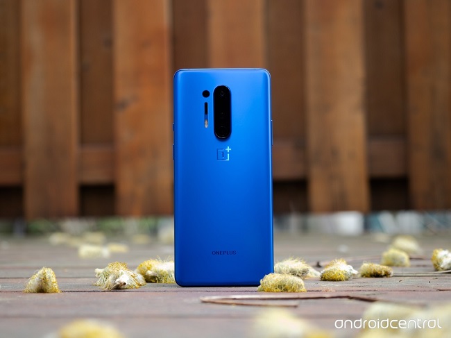 Đánh giá OnePlus 8 Pro về thiết kế và màn hình