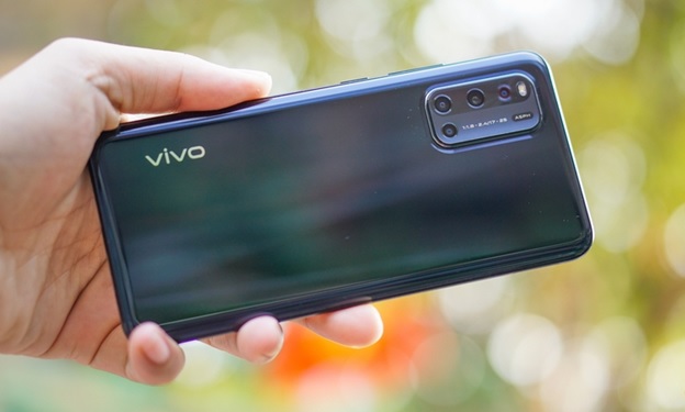 Mặt sau của Vivo V19 với cụm camera nổi bật
