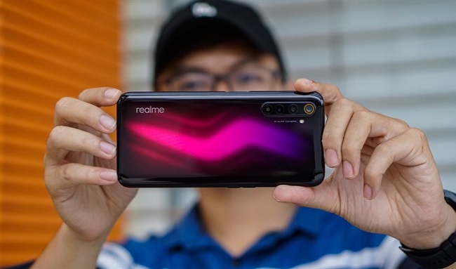 Realme 6 Pro ghi điểm với mặt lưng tinh tế