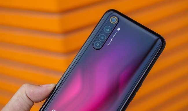 Cận cảnh cụm camera sau của Realme 6 Pro
