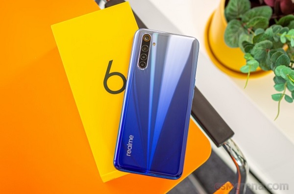 Mặt lưng Realme 6 độc đáo và bắt mắt