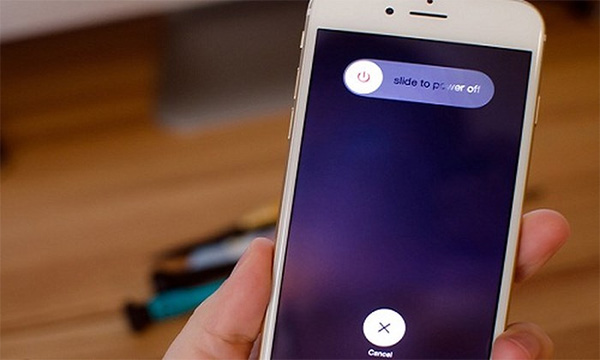 Tắt máy và khởi động lại thiết bị để khắc phục lỗi kết nối wifi