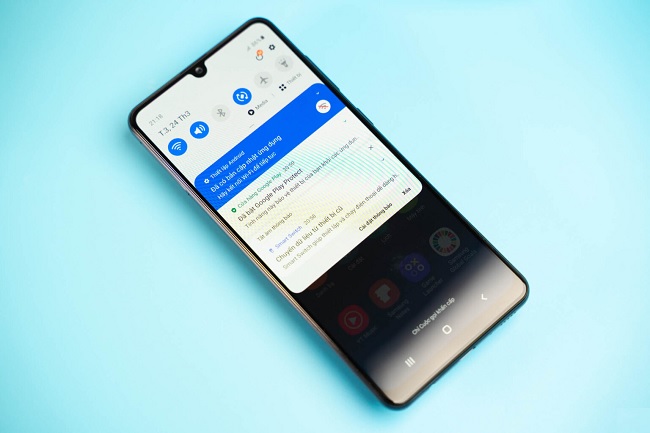 Galaxy A31 được tích hợp viên pin dung lượng khủng 5.000 mAh, hỗ trợ sạc nhanh 15W. Viên pin này hứa hẹn sẽ đem đến thời lượng pin lâu hơn