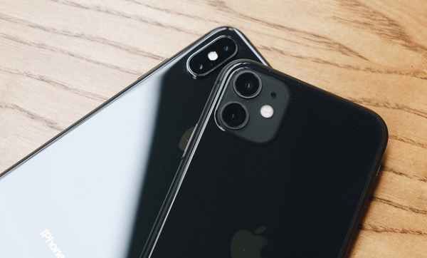 Thiết kế 2 cụm camera kép