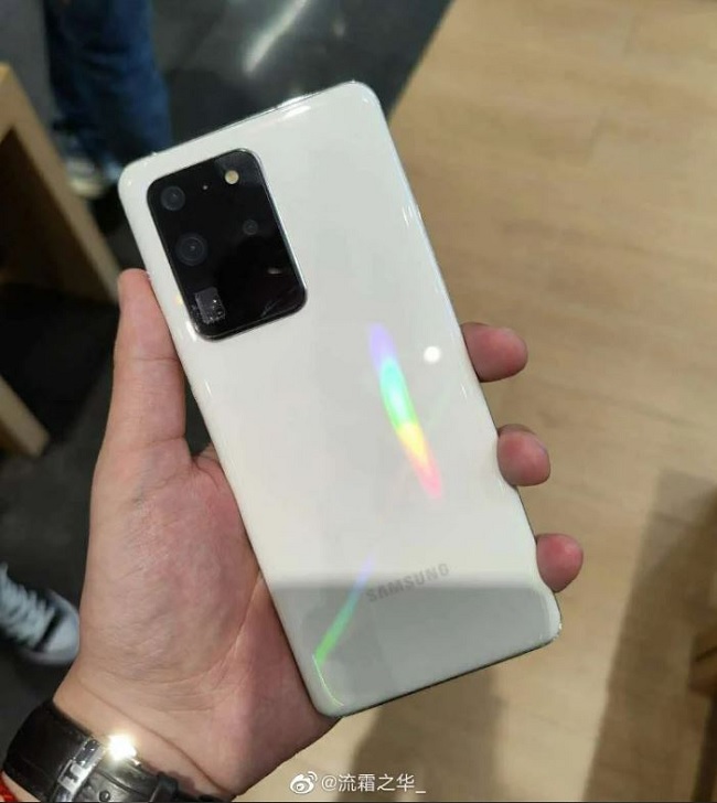 Rò rỉ ảnh trên tay Galaxy S20 Ultra màu trắng trước đó chưa từng xuất hiện