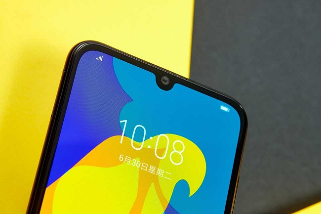 Honor Play 4T Pro được tích hợp tính năng nhận diện khuôn mặt nhờ camera selfie nằm trong notch nhỏ trên màn hình