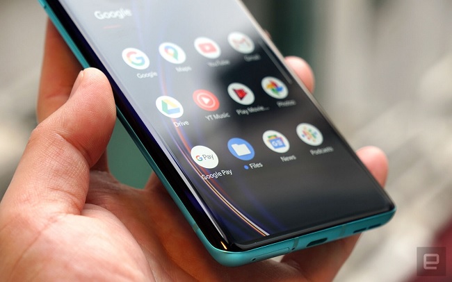 Cạnh viền được làm cong đem lại cảm giác thoải mái cho người sử dụng