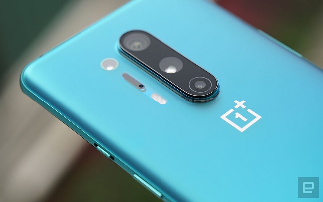 Cụm camera phía sau của OnePlus 8 Pro