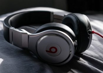 Headphone là gì? Cách phân biệt các loại tai nghe Headphone phổ biến hiện nay