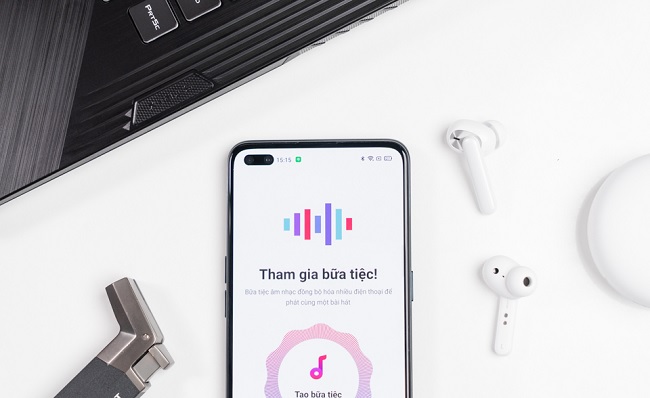 Máy được cài sẵn hệ điều hành Android 10 cùng giao diện ColorOs 7 khi lên kệ