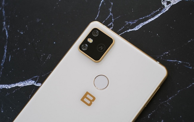 Chụp đêm sNight trên Bphone B86 đẹp “bất chấp” màn đêm