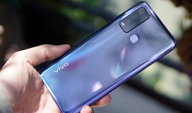 Mặt sau của Vivo Y50