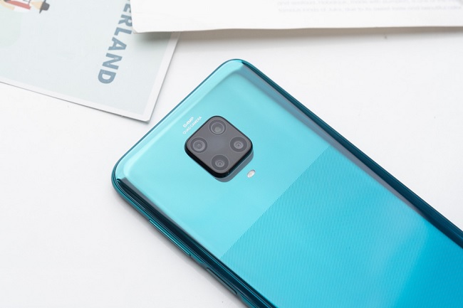 Sở hữu cụm 4 camera sau chất lượng cùng nhiều tính năng chụp hấp dẫn