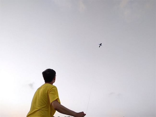 Hình ảnh trong khung cảnh trời chiều ở chế độ chụp tự động