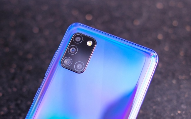 Cận cảnh cụm camera phía sau của Galaxy A31