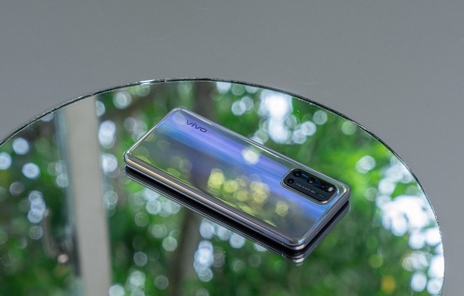 Vivo V19 có độ hoàn thiện cao với mặt lưng kính cao cấp