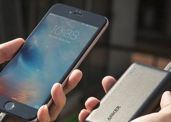 Nhiều tiện lợi nhưng dùng sạc dự phòng có hại pin không?