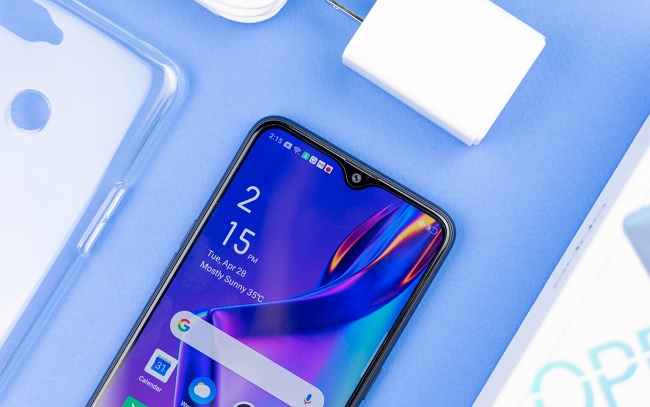 Cận cảnh màn hình OPPO A12