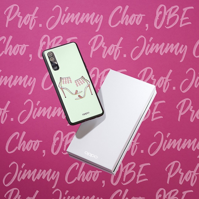 Phiên bản dành cho phái nữ với hình ảnh là đôi giày cao gót kết hợp hoa sen đem lại sự nhẹ nhàng và nữ tính