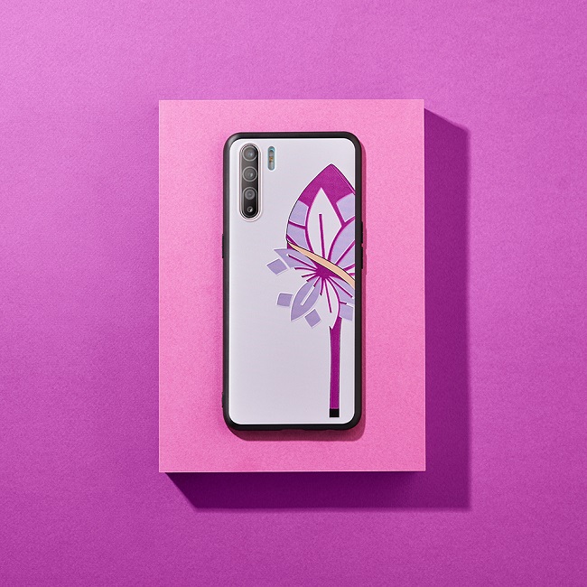 Phiên bản hoa sen thuần túy với các đường nét độc đáo đem tới vẻ đẹp tinh tế và sang trọng