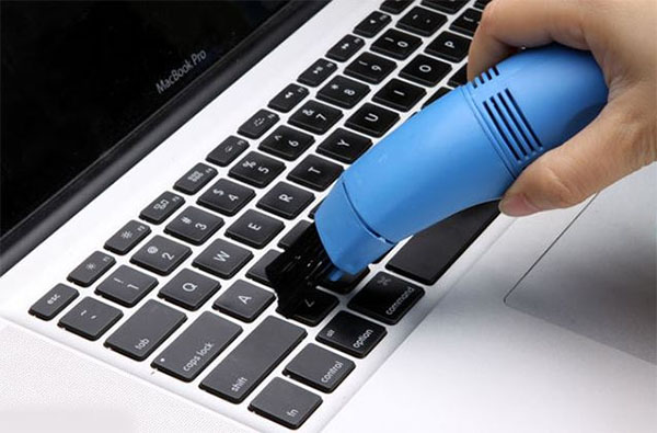 Vệ sinh laptop thường xuyên