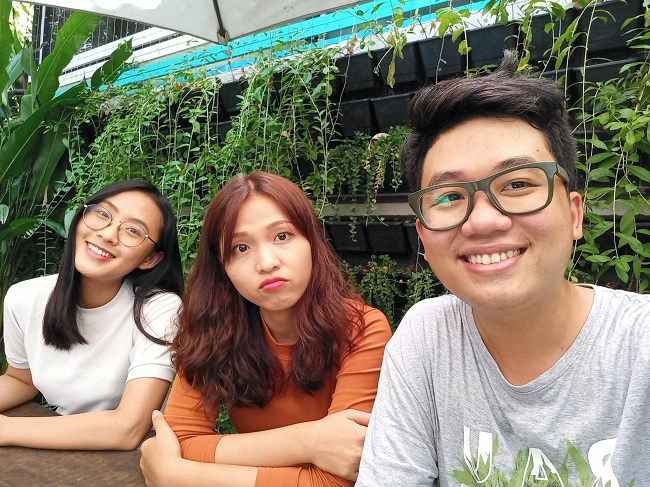 Chế độ Smart Beauty hỗ trợ làm đẹp khi chụp selfie, mang lại ảnh chụp tươi mới và ấn tượng