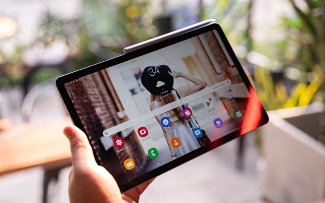 Galaxy Tab S6 Lite cân bằng sáng tốt, ngay cả khi sử dụng dưới trời nắng gắt