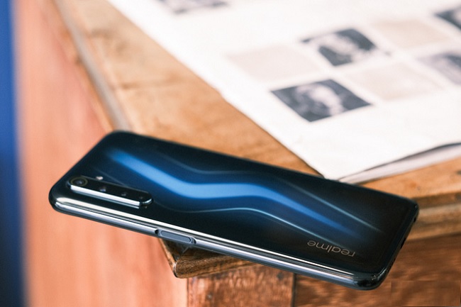 Cạnh viền bo cong, tạo cảm giác thoải mái và dễ chịu khi sử dụng