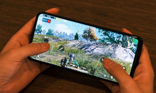 Realme 6 Pro xử lý game mượt mà ở cấu hình đồ họa cao, số khung hình ở mức tối đa