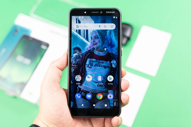Nokia C2 được trang bị hệ thống camera đơn giản, cả trước và sau đều có độ phân giải 5MP và có đèn flash LED hỗ trợ khi chụp ảnh thiếu sáng