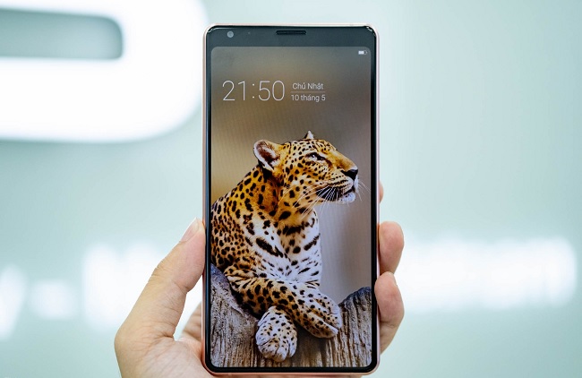 Trên tay Bphone B86 về thiết kế và màn hình