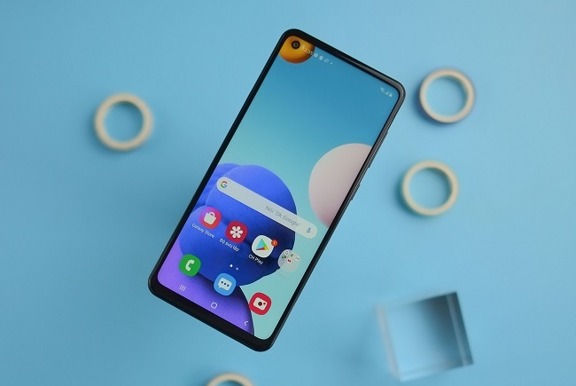 Viền hai bên màn hình rất mỏng tạo cảm giác sang trọng