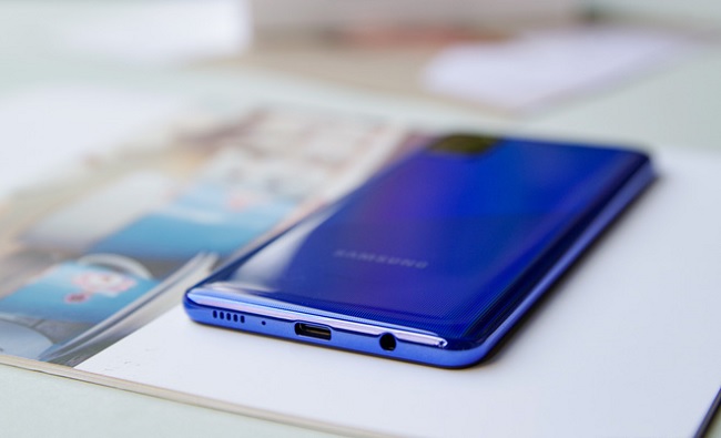 Sở hữu con chip Helio P65 cùng viên pin khủng và sạc nhanh 15W