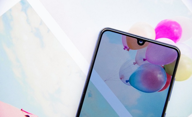 Camera selfie hỗ trợ các chế độ làm đẹp thông minh