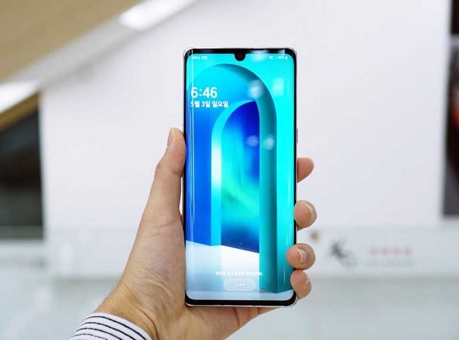 Trên tay LG Velvet về thiết kế