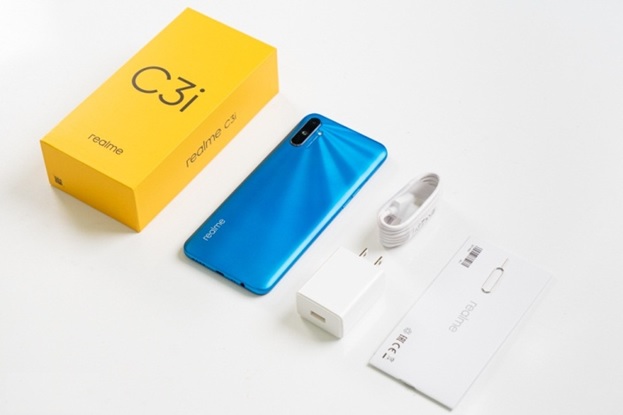 Mở hộp Realme C3i bao gồm phụ kiện đi kèm