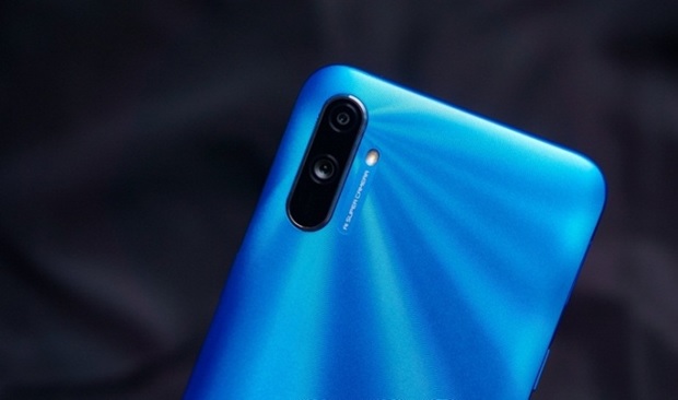 Realme C3i có 2 camera sau so với Realme C3 là 3 camera sau