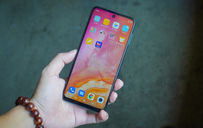 Redmi Note 9 Pro sử dụng màn hình nốt ruồi