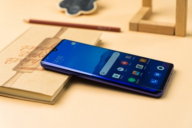 Cấu hình Xiaomi Mi Note 10 Lite cũng rất mạnh mẽ với con chip Snapdragon 730G, RAM 6GB/8GB, bộ nhớ trong 64GB/128GB. Máy cũng đi kèm viên pin dung lượng khủng 5260 mAh được hỗ trợ sạc nhanh 30W cho phép sạc đầy chỉ sau 64 phút