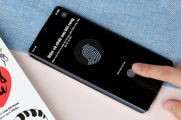 Mi Note 10 Lite được trang bị cảm biến vân tay dưới màn hình