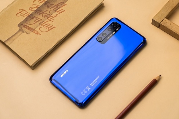 Cảm biến góc siêu rộng có độ phân giải 8MP, cảm biến macro là 5MP và cảm biến độ sâu là 2MP. Trong khi đó cảm biến selfie là 16MP