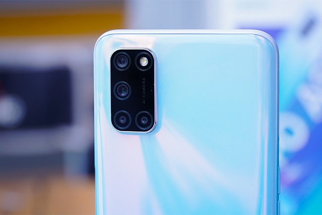 Cụm camera chuyên nghiệp, khả năng nhiếp ảnh ấn tượng
