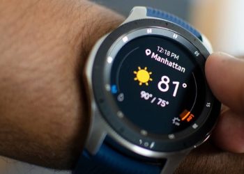 Bất ngờ lộ ảnh thực tế Galaxy Watch 3: giao diện TizenOS 5.5 mới, “tái xuất” khung xoay vật lý